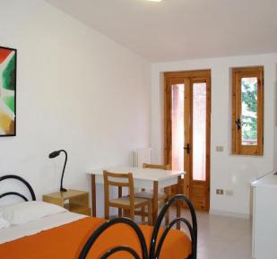 Standard Studio ( 2 Adults + 1 Child)