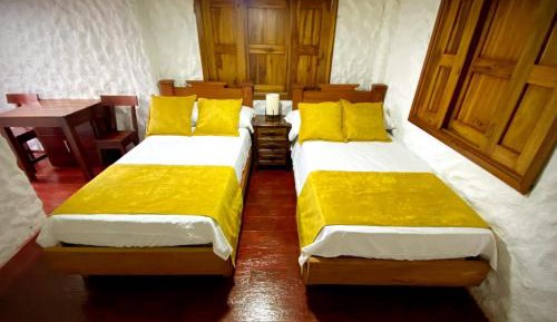 Standard Twin Room with Mountain View