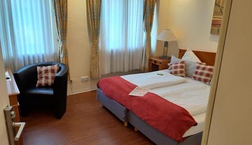 Large Double Room