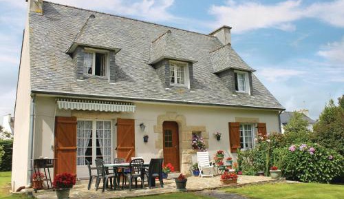 Four-Bedroom Holiday Home