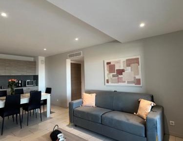 Apartment (6 Adults)