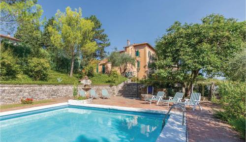 Five-Bedroom Holiday Home