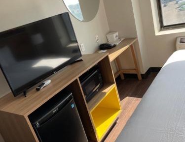 King Room - Non-Smoking