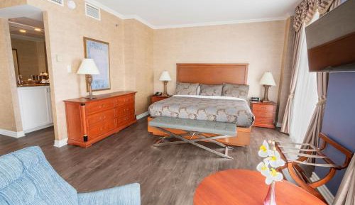 Suite with Panoramic City View, 1 King