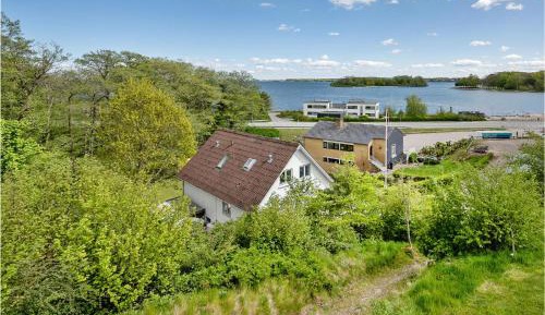 Four-Bedroom Holiday Home