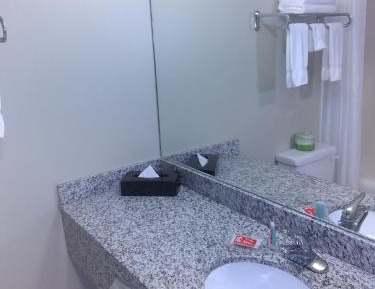 Queen Room - Non-Smoking
