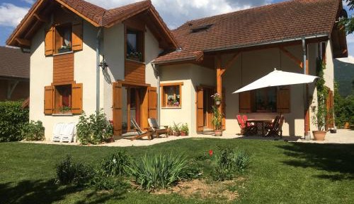 Deluxe Double Room (2 Adults + 1 Child)