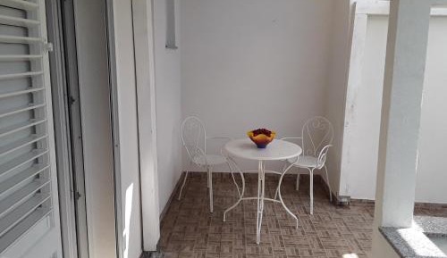 Studio Apartment with Garden View