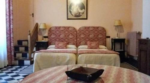 Twin Room with Private Bathroom