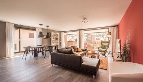 Four-Bedroom Luxury Apartment