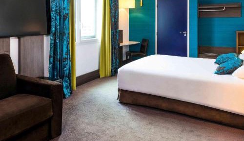 Junior Suite with Queen Bed and Sofa Bed