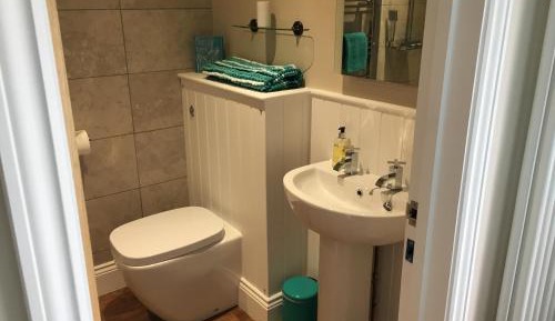 Luxury Apartment with Estuary Views - First Floor