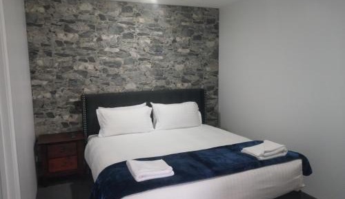 Deluxe King Suite