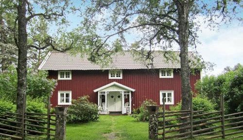 Three-Bedroom Vacation Home 