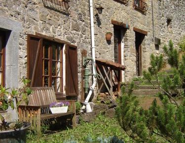 Three-Bedroom House (6 Adults)