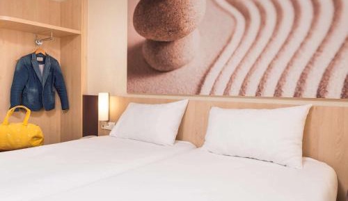 Standard Two Single Bed