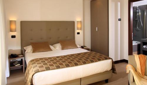 Suite with Kitchenette