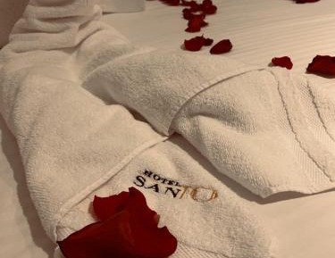 Studio with Spa Bath
