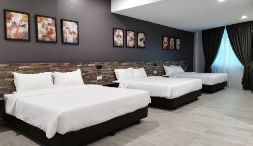Deluxe Family Room