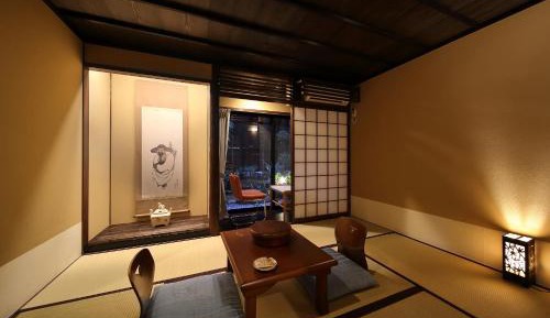 Japanese-Style Superior Twin Room with Garden View