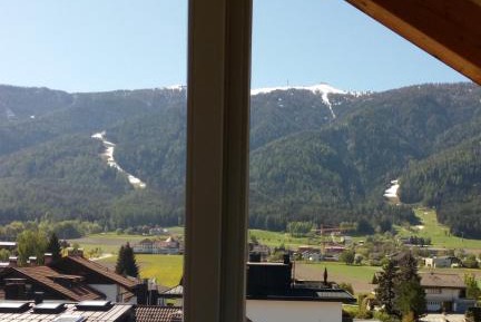 Apartment with Mountain View