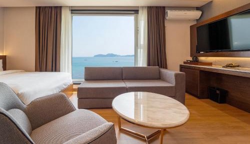 Suite Spa with Ocean View + 2 Highballs and Snack