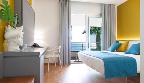 Deluxe Double Room with Balcony and Sea View
