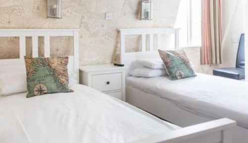 Standard Twin Room