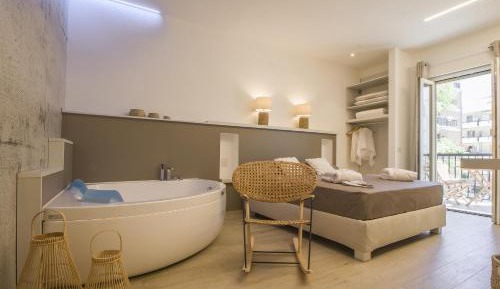 Double Room with Spa Bath