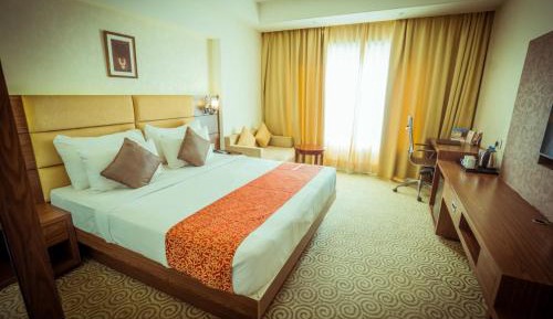 Deluxe King Room