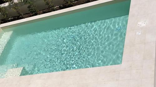 Apartment with Pool View 