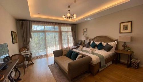 Deluxe Suite