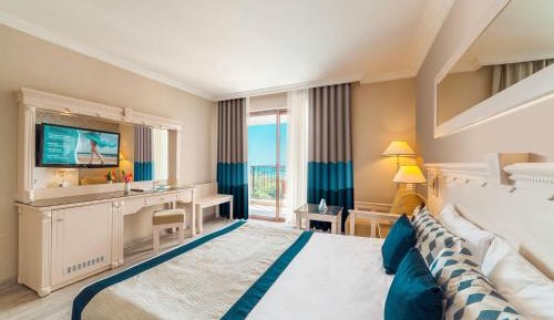 Hotel Senior Suite