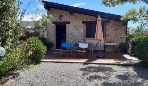 Deluxe Room (2 Adults + 1 Child)