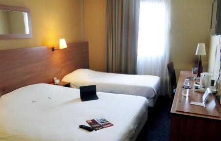 Triple Room (1 Double Bed + 1 Single Bed)