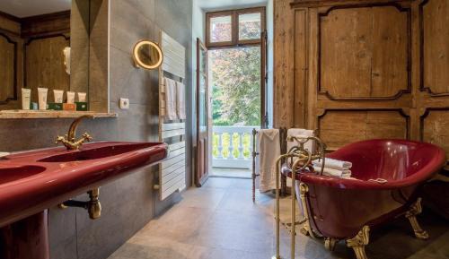 Suite with Lake View