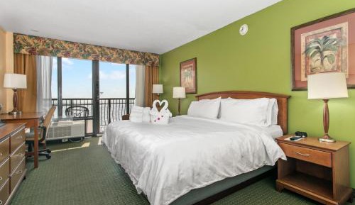 Standard King Room with Balcony and Gulf View