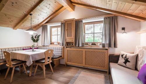 Superior One-Bedroom Apartment
