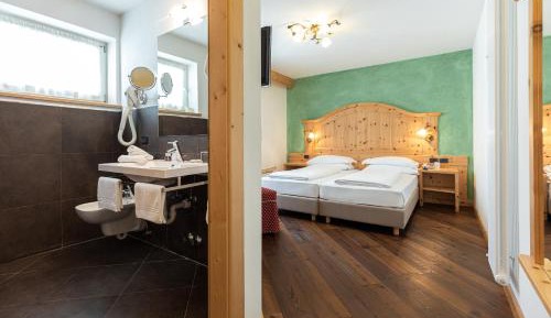 Junior Suite (2 Adults)