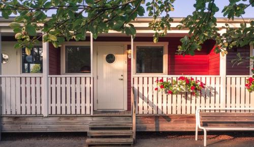 Studio (3 Adults)