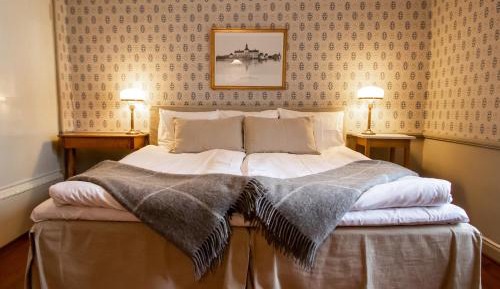 Double Room with Private Toilet