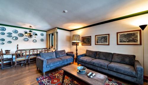 Apartment with Lake View
