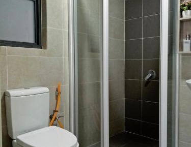 Three-Bedroom Apartment with Lake View