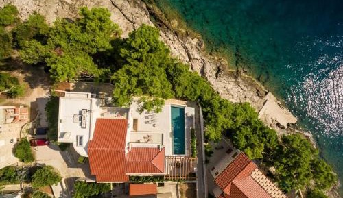 Villa - Beach Front