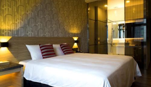 Standard Queen Room