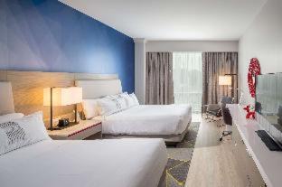 Deluxe King Room - Mobility Access/Non-Smoking