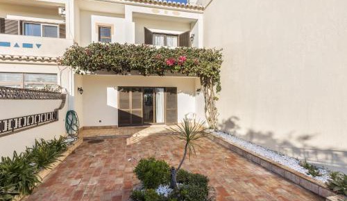 Villa with Garden View