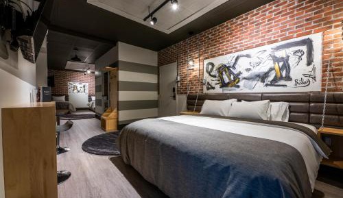 Deluxe King Room