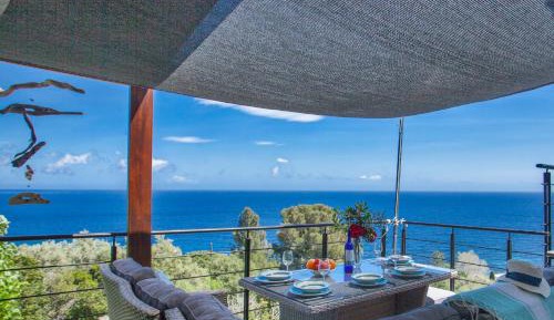 Apartment with Sea View and Terrace