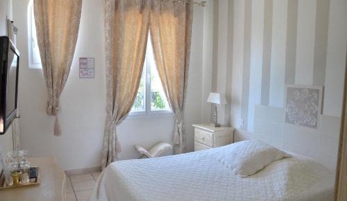 Family Room (2 Adults + 2 Children) with Terrace